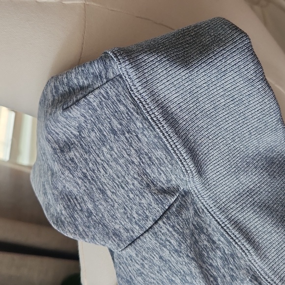 Alo Yoga Lavish Sports Bra - Picture 4 of 5